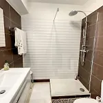 Bright And Vast Terrace Easy Parking Heart Of Town 1 Mn Appartement *