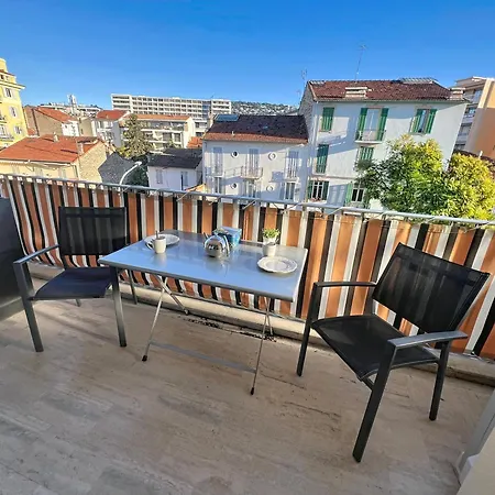 Bright And Vast Terrace Easy Parking Heart Of Town 1 Mn Appartamento Cannes